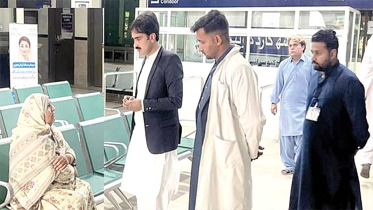 اسسٹنٹ کمشنر سرائے عالمگیر فاروق  اعظم کا ٹی ایچ کیو ہسپتال کا دروہ 