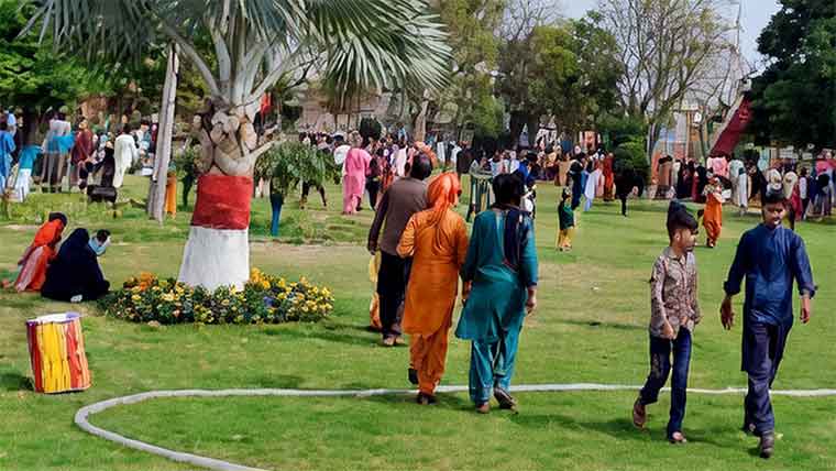 عید کے تینوں دن پارکوں ، جوائے لینڈز میں رش 