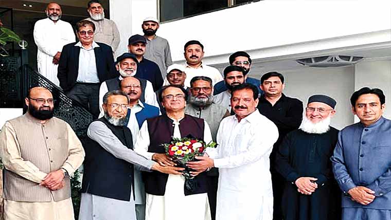 حافظ آباد:ضلع کے ممتاز ماہرین  تعلیم کے اعزاز میں عید ملن پارٹی 