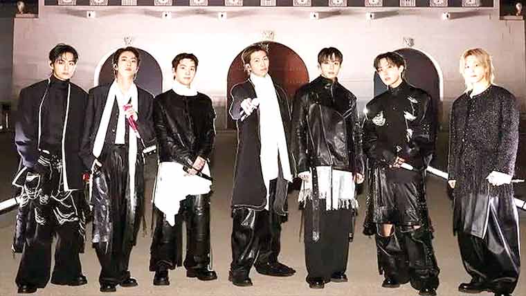 کورین میوزک بینڈ  ’’بی ٹی ایس‘‘  کی واپسی،کنسرٹ میں لاکھوں مداح 