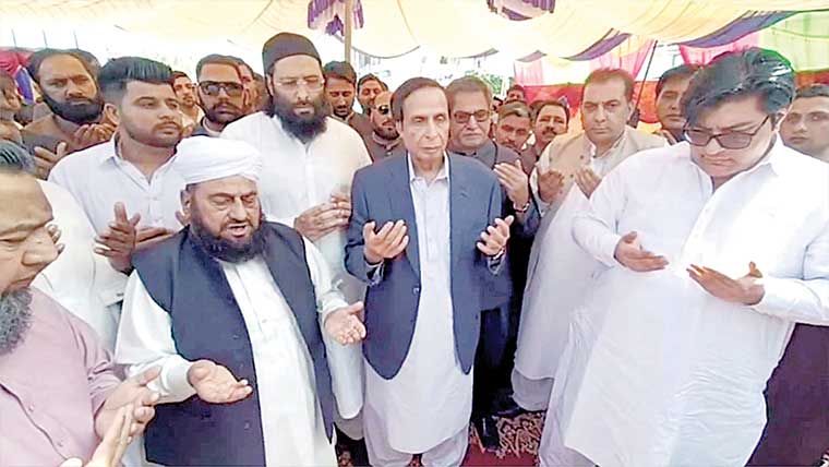  دشمن پاکستان کی طرف میلی آنکھ سے نہیں دیکھ سکتا: پرویزالٰہی