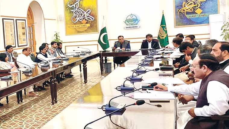  ملازمین کی حاضری کو بھی منظم کیا جائے ، کمشنر 