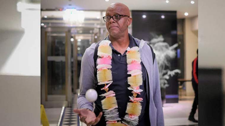 کورٹنی والش سپر لیگ کیلئے پاکستان پہنچ گئے