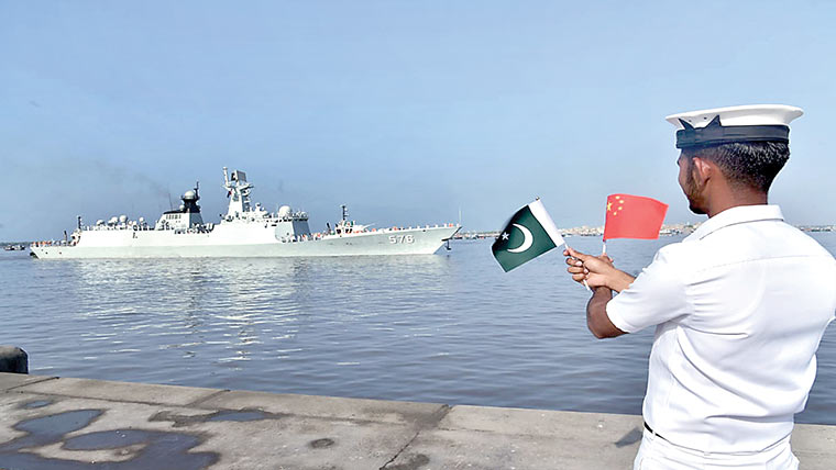 مشترکہ مشق:چینی جنگی جہاز کا کراچی   بندرگاہ پر پرتپاک استقبال