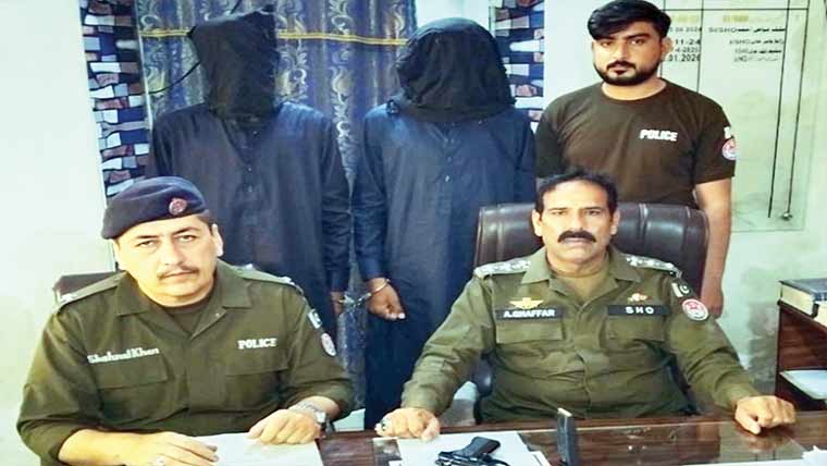 لڑائی جھگڑا کے مقدمہ میں  گرفتار 2 ملزمان سے اسلحہ برآمد 