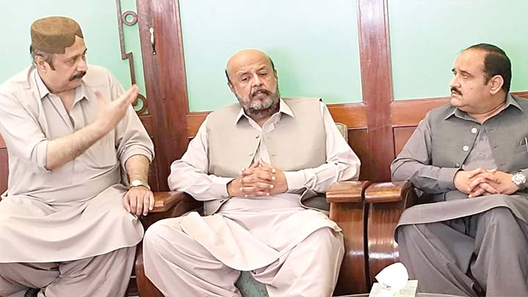 سابق وزیراعلیٰ عثمان بزدارکی بھونگ شریف میں آمد