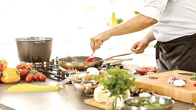 کھانا بنانا بوڑھے افراد کو ڈیمیشنیا سے بچا سکتا ہے 