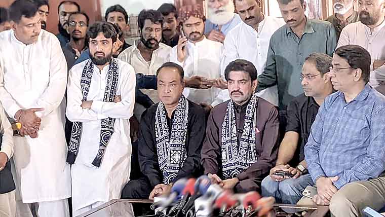 پی ٹی آئی کے پاس کوئی لائحہ عمل نہیں ، مستقبل تاریک:شیر افضل 