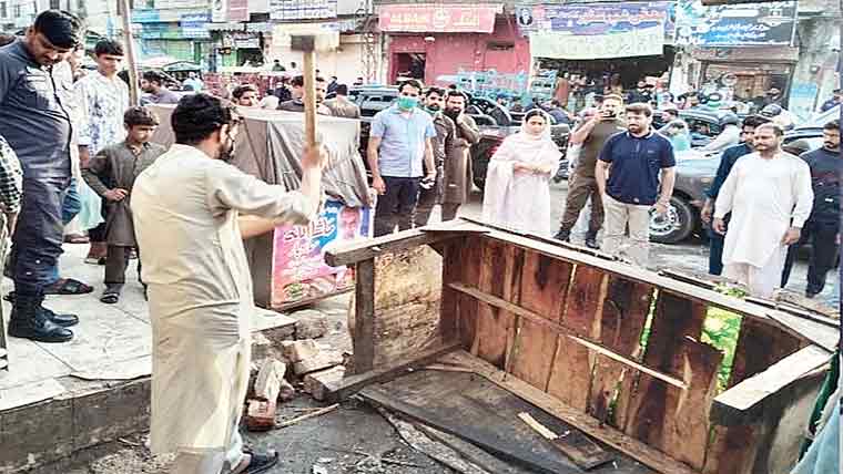 مکی روڈ پر تجاوزات  کیخلاف آپریشن 