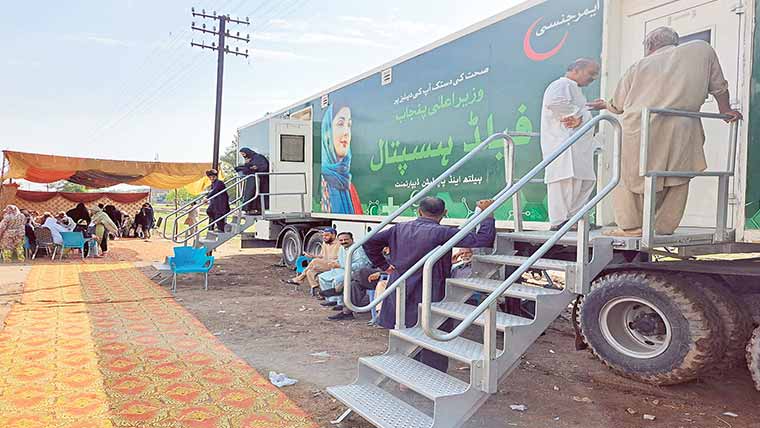 مریم نواز فیلڈ ہسپتال کی ٹیم نے اندرون  شہر یونین کونسل 9میں خصوصی کیمپ لگایا 