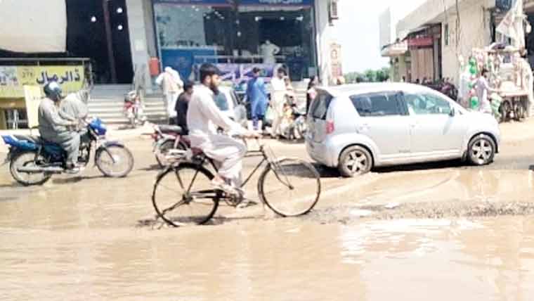 بھاگٹانوالہ کا مرکزی بازار بارش  سے تالاب میں تبدیل، کاروبار متاثر