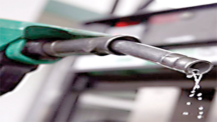  کھلا پٹرول بیچنے پر3دکاندار گرفتار