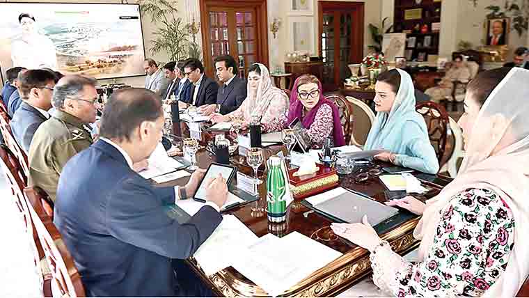مریم نواز کا کچہ ایریا کیلئے 23 ارب کے ترقیاتی پیکیج کا اعلان 