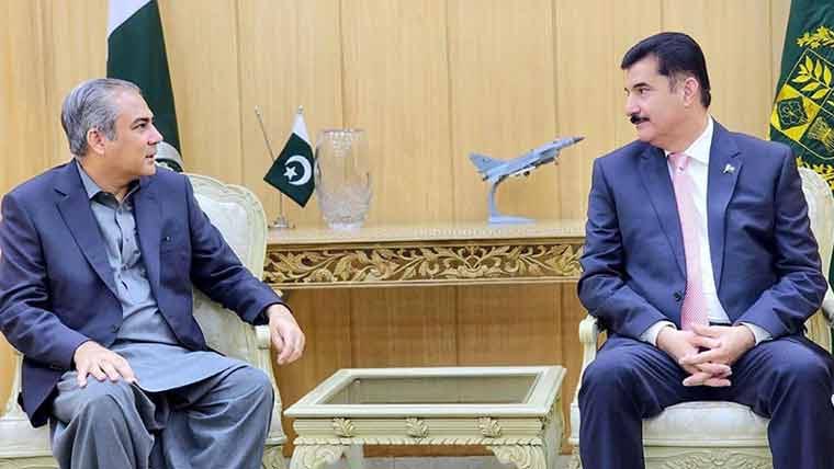  وزیرداخلہ کی گورنرخیبرپختونخواسے ملاقات،سکیورٹی پرگفتگو 