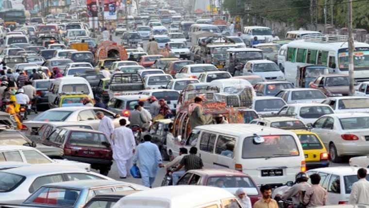 ڈسکہ:پو لیس ٹریفک کنٹرول کرنے میں ناکام ،نظام درہم برہم 