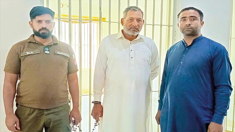 سی ای او ہیلتھ سرگودھا کا سپرنٹنڈنٹ رشوت لیتے ہوئے گرفتار 