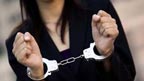 پشاور سے لاہور آئس کی سپلائی  ناکام ،خاتون سمگلرپکڑی گئی 