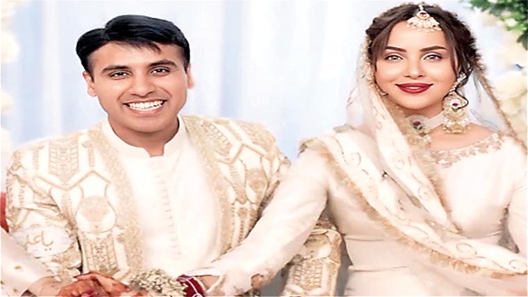 نمرہ خان نے اپنے  شوہر کا تعارف کروا دیا