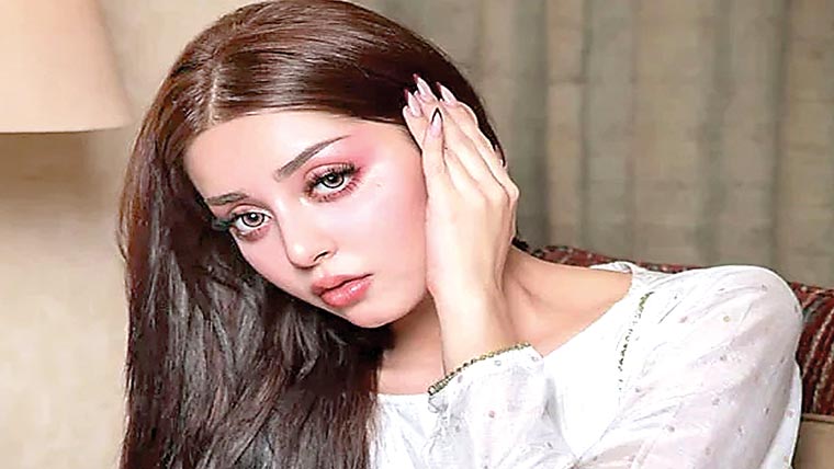 علیزے شاہ ڈرامے میں رومانوی منظر کے باعث تنقید کا شکار