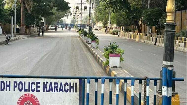 یونیورسٹی روڈ پر موسمیات سے نیپا جانے والی سروس روڈ ٹریفک کے لیے بند 