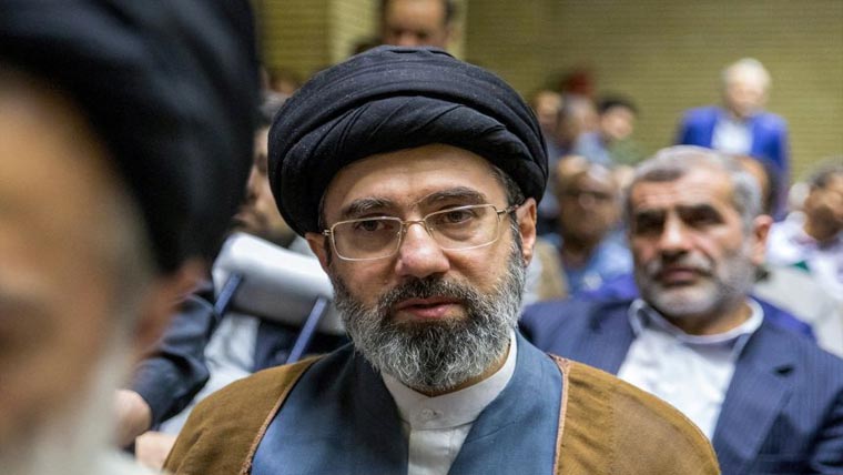 زخمی ایرانی سپریم لیڈر اب بھی  جنگی حکمتِ عملی تشکیل دینے  میں سرگرم:امریکی انٹیلی جنس