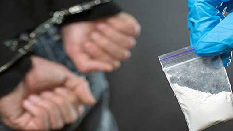  2منشیات سپلائر گرفتار،ڈھائی  کلو سے زائد چرس برآمد
