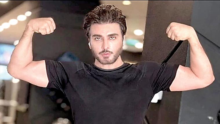 عمران عباس فٹنس کی تصاویر پوسٹ کرنے پر تنقید کی زد میں 