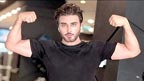 عمران عباس فٹنس کی تصاویر پوسٹ کرنے پر تنقید کی زد میں 