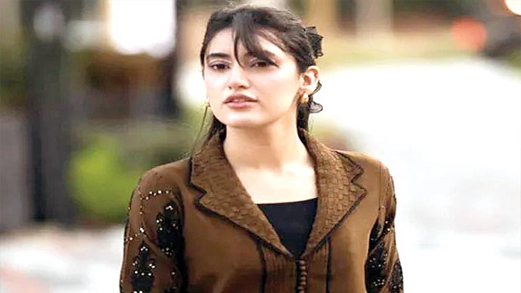 سحر ہاشمی کا نیا لباس سوشل  میڈیا پر تنقید کی زد میں