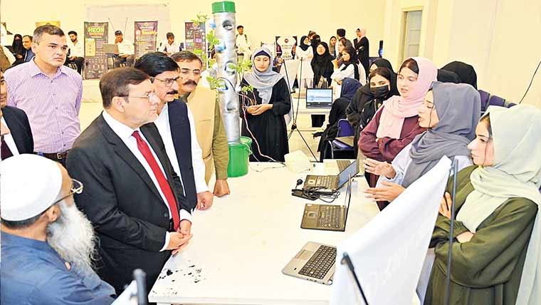 یونیورسٹی آف سرگودھا میں طلبہ پراجیکٹس پر مشتمل نمائش 
