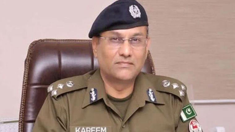 آٗئی جی سے سی ایس ایس کرنیوالی  ریٹائرڈ ڈی ایس پی کی بیٹی کی ملاقات 