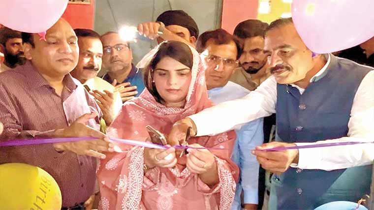 گورنمنٹ ہائی سکول منڈیکی گورائیہ  میں کمپیوٹر ٹیک لیب کا افتتاح 
