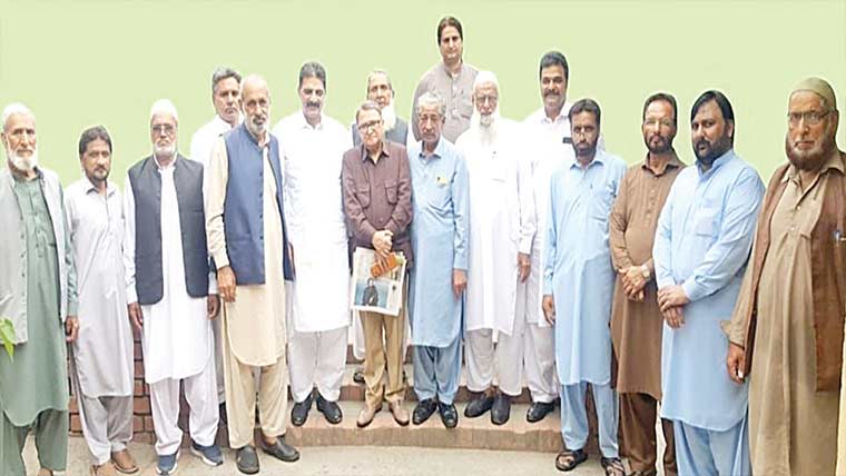 اخبارفروشوں کوای بائیکس ، ہاؤسنگ سکیموں میں کوٹہ دیاجائے :ٹکاخان