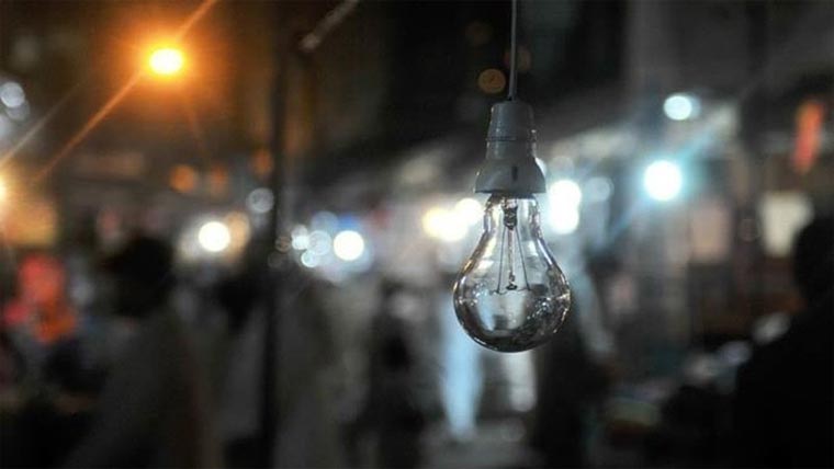 شدید گرمی میں غیر اعلانیہ لوڈشیڈنگ سے شہری پریشان 