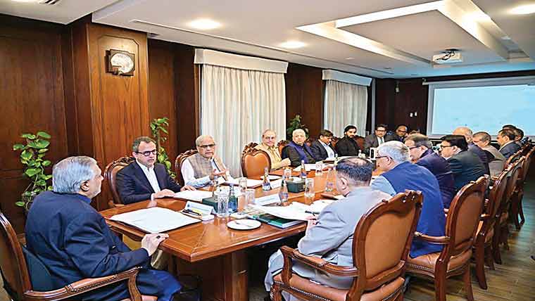  کابینہ کمیٹی :بجلی تقسیم کار کمپنیوں کی نجکاری تیز کرنیکا فیصلہ