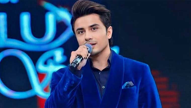 گلوکار علی ظفر کی کل اپنی 46ویں سالگرہ منائیں گے