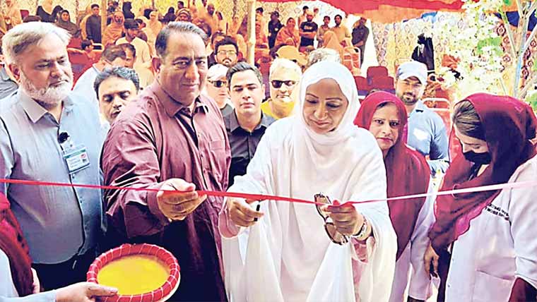 وزیر اعلیٰ کی کوار ڈی نیٹر سائرہ  افضل کا سکریننگ کیمپ کا دورہ 