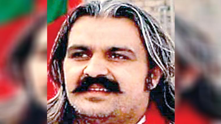  وارنٹ گرفتاری جاری 