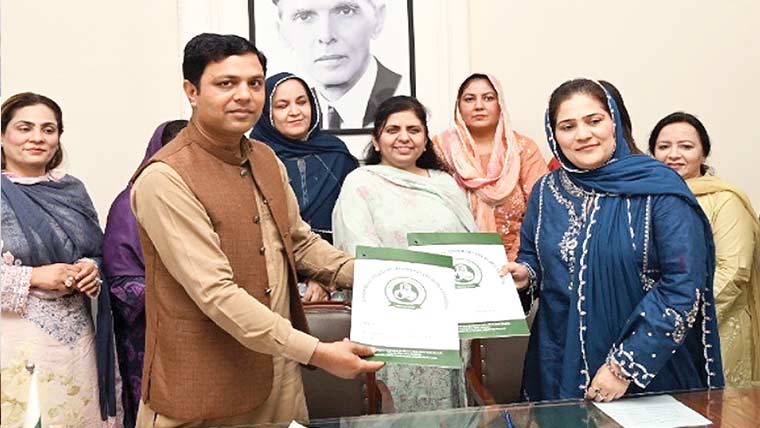 گورنمنٹ کالج ٹیکنالوجی فار وومن تاجی ہینڈی کرافٹس میں معاہدہ 
