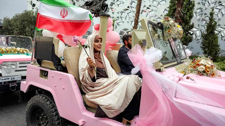 ایران میں جنگی رضاکار جوڑوں کی اجتماعی شادیوں کا انعقاد