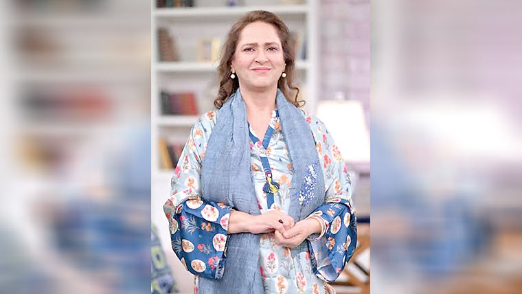 عصمت زیدی سینئر فنکاروں کیساتھ ناروا سلوک پر برہم