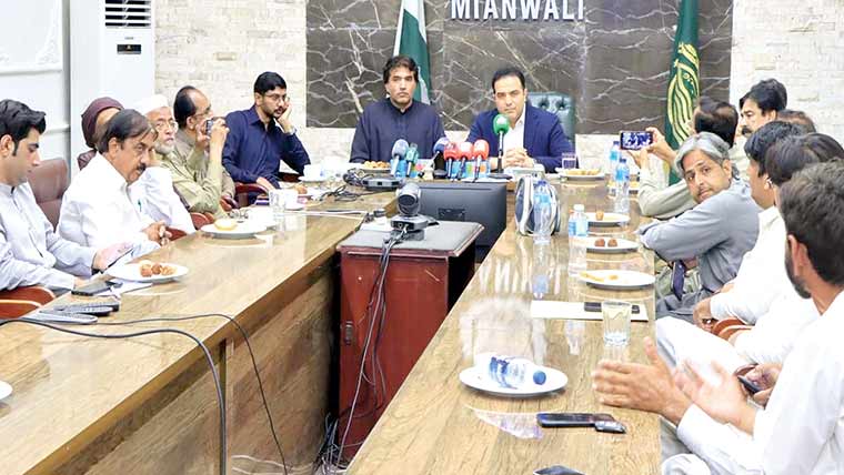 شہری جا نوروں کی آلائشیں کھلے عام ہر گز نہ پھنکیں ، ڈپٹی کمشنر 