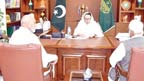 کمشنرکی مختلف شہریوں سے ملاقات،مسائل و شکایات سنیں