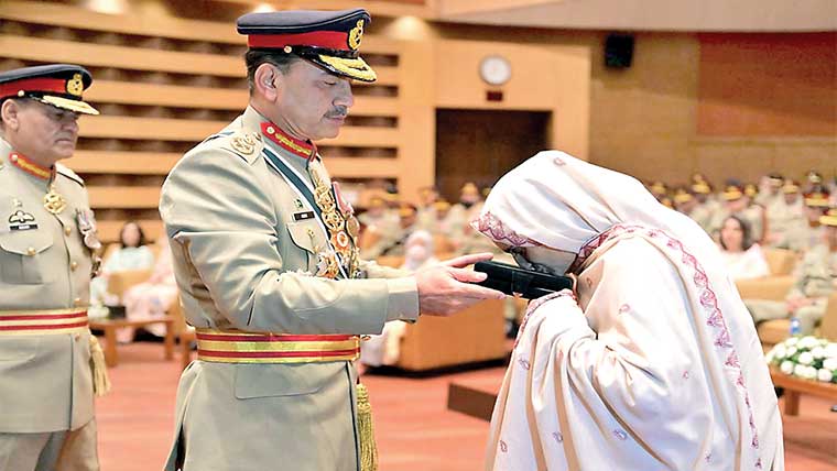 دہشتگردی کیخلاف جنگ پوری قوت سے جاری رہے گی : فیلڈ مارشل عاصم منیر 