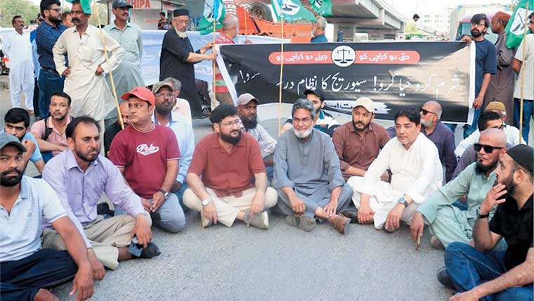 رفاہ عام ونواح میں سیوریج مسائل کیخلاف قومی شاہراہ بلاک 
