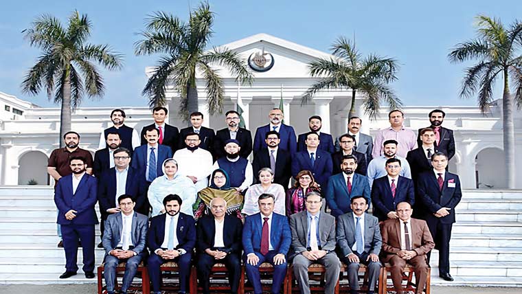  ایگزیکٹو ڈویلپمنٹ انسٹیٹیوٹ  ،قیادتی ترقیاتی پروگرام کا انعقاد