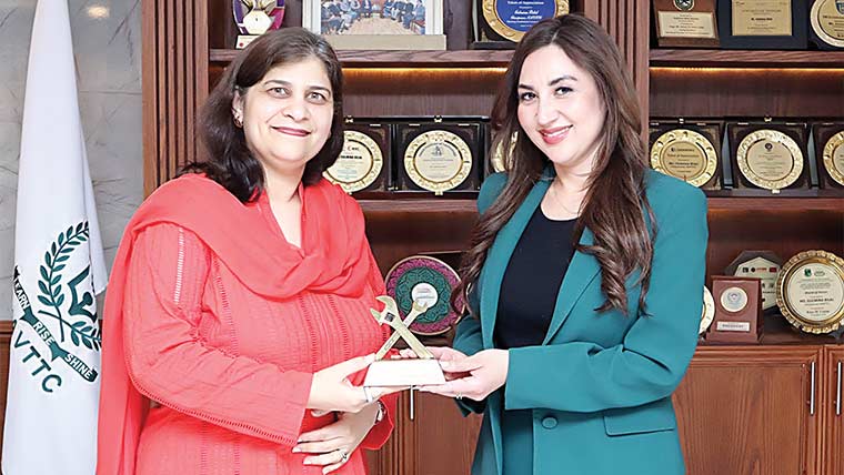 قائم مقام امریکی سفیر کا دورہ نیوٹیک ، تعاون بڑھانے کا عزم 