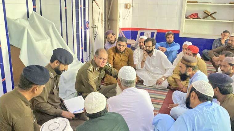 چنیوٹ: مسجد میں کھلی کچہری، شہریوں کے مسائل سنے گئے