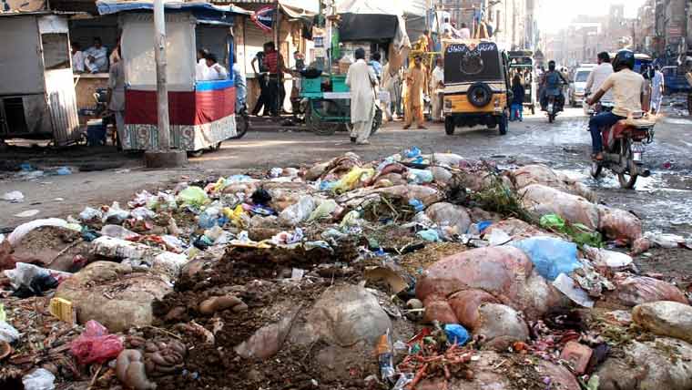 سیالکوٹ:جانوروں کی آ لائشیں  ٹھکانے لگانے کیلئے 209خندقیں تیار