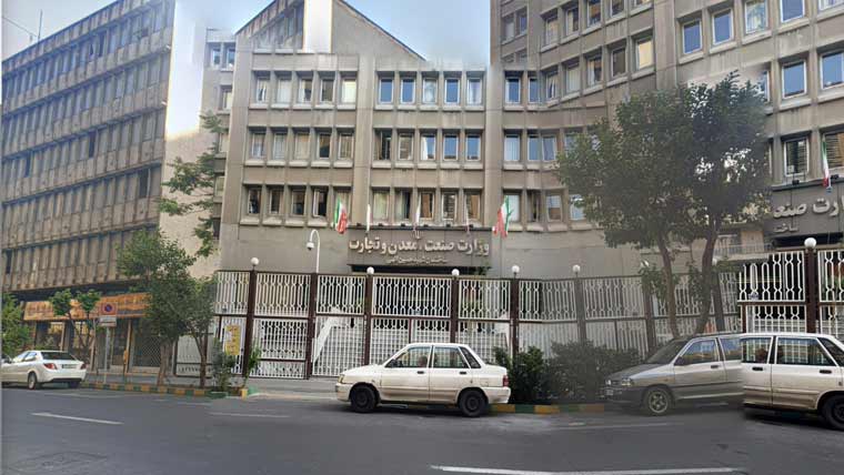 جنگ میں ایران کے 3ہزار  صنعتی یونٹس کو نقصان پہنچا 